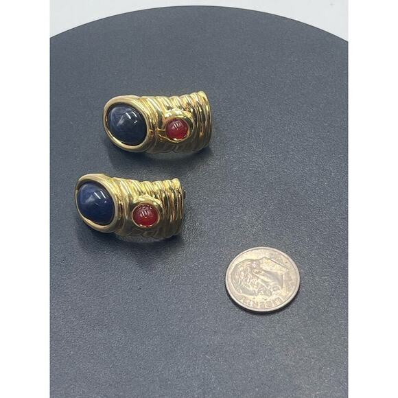 Vintage Signed Francesca
Romano Blue Sodalite Etruscan Clip On Earrings - Picture 15 of 16